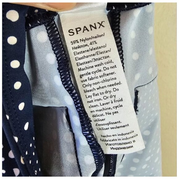 Spanx NWT Midnight Navy/White Polka Dot SUNSHINE Athletic Shorts, Size Medium - Picture 6 of 7